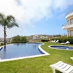 Апартаменты Flat With Pool Marina And Sea View Албуфейра