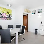 아파트 Flat With Pool Marina And Sea View *