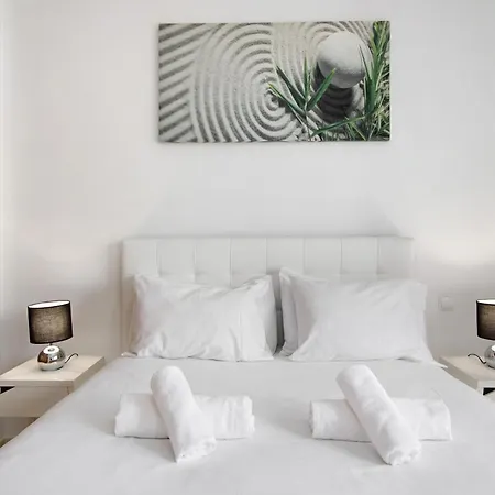 Flat With Pool Marina And Sea View Daire *