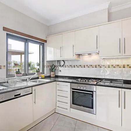 Flat With Pool Marina And Sea View Daire *