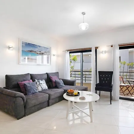 Flat With Pool Marina And Sea View 아파트 *